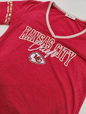 '47 Kansas City Chiefs NFL Shirt Red Gold White Women's Small V Neck Football